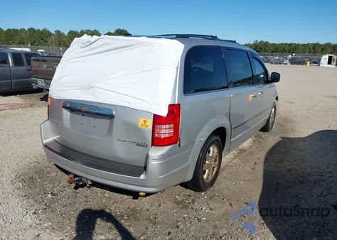 2010 Chrysler Town & Country Touring from USA, damaged, VIN 2A4RR5D15AR337987